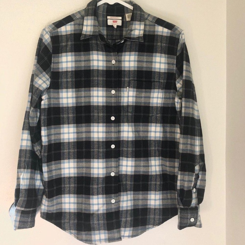 Levi's plaid boyfriend fit button down shirt